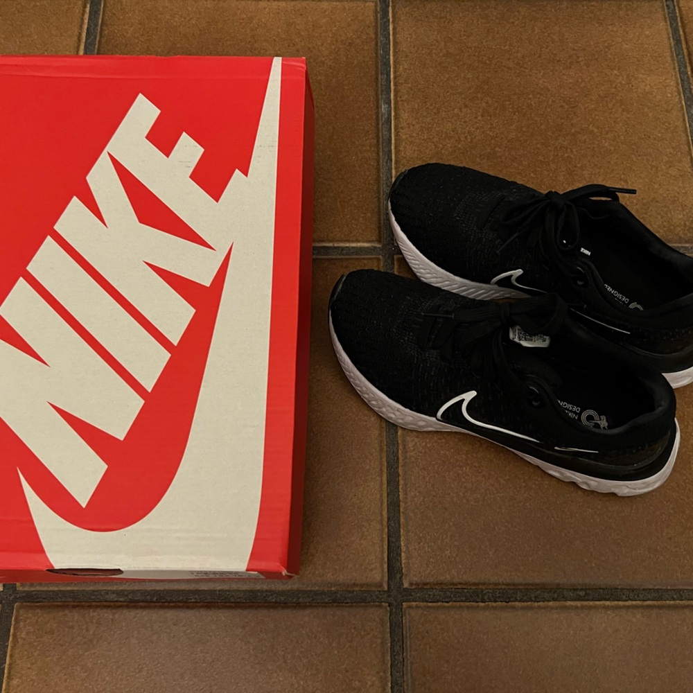 NIKE React Infinity Run FlyKnit 3 Running Shoes in Women's 6 Black/White